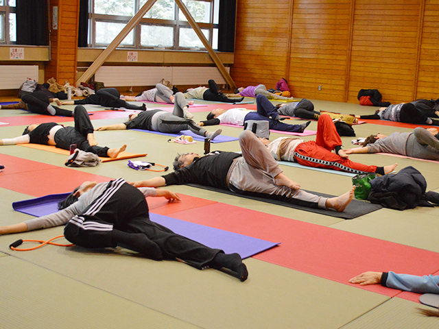 肩こり 腰痛 改善ヨガ 1期 各種講習 教室 一般財団法人帯広市文化スポーツ振興財団 肩こり 腰痛 改善ヨガ 1期 各種講習 教室 一般財団法人帯広市文化スポーツ振興財団