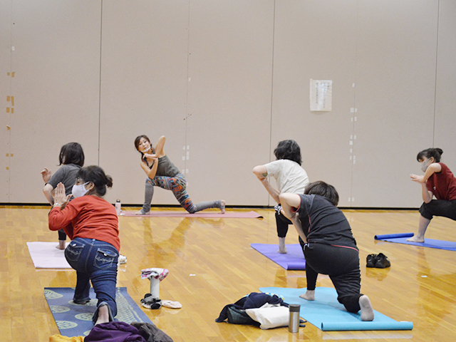 肩こり 腰痛 改善ヨガ 1期 各種講習 教室 一般財団法人帯広市文化スポーツ振興財団 肩こり 腰痛 改善ヨガ 1期 各種講習 教室 一般財団法人帯広市文化スポーツ振興財団
